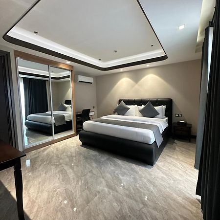 One Euphoria Luxe Hotel Angeles Exterior photo